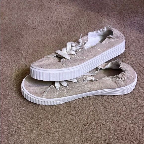 Madden Girl Stylish Tan Shoes - Picture 4 of 4